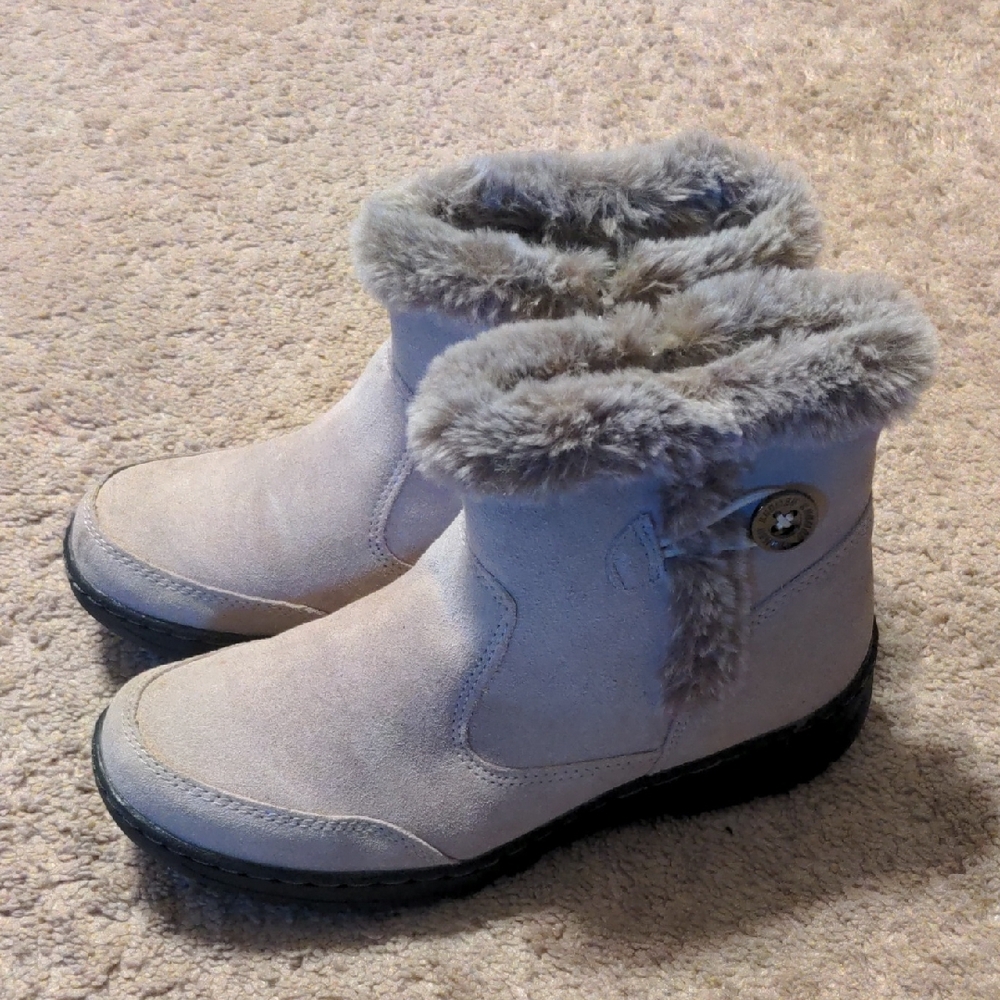 Khombu Gray Winter Boots with Faux Fur